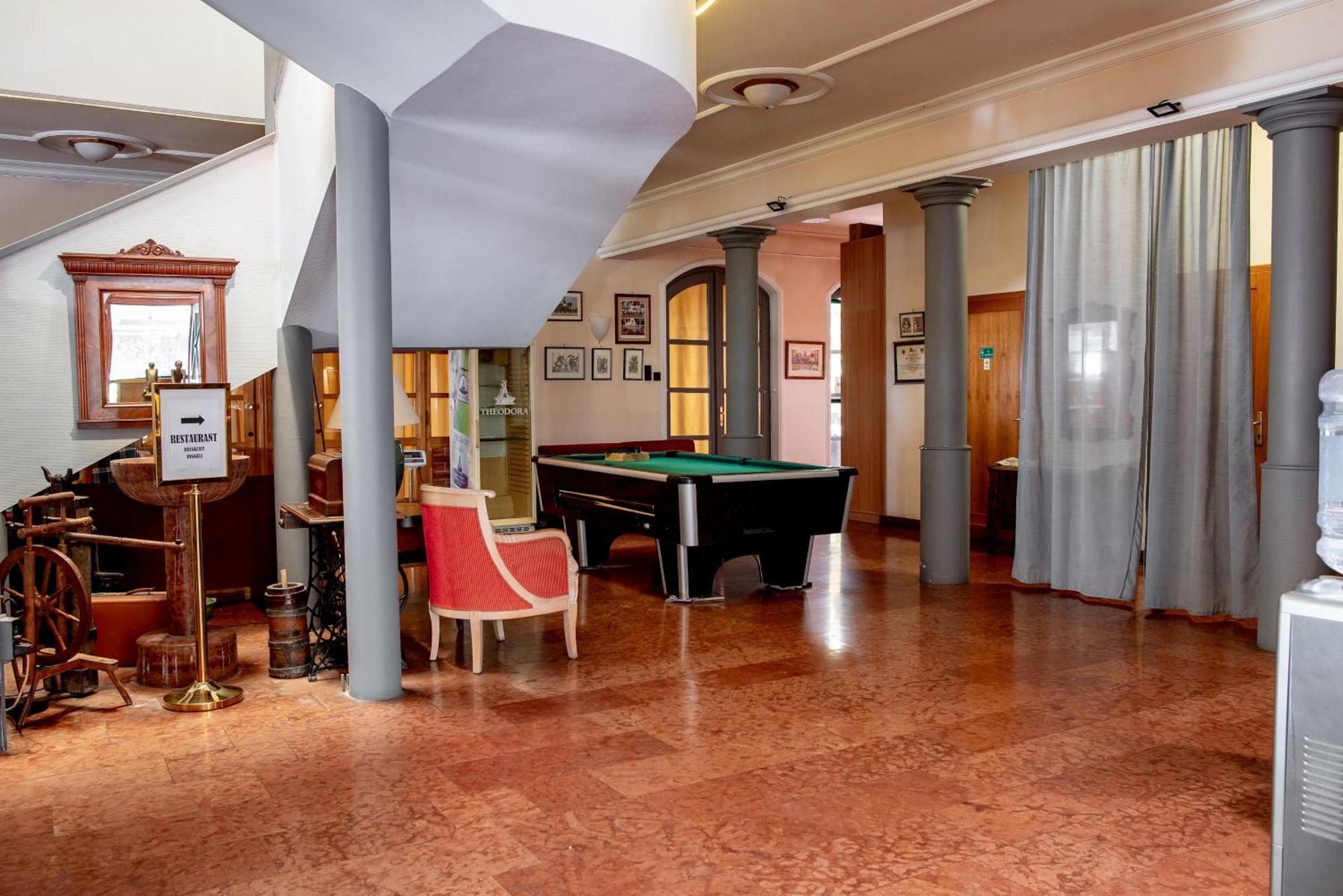 Nyerges Hotel Termal Superior Monor Exteriör bild